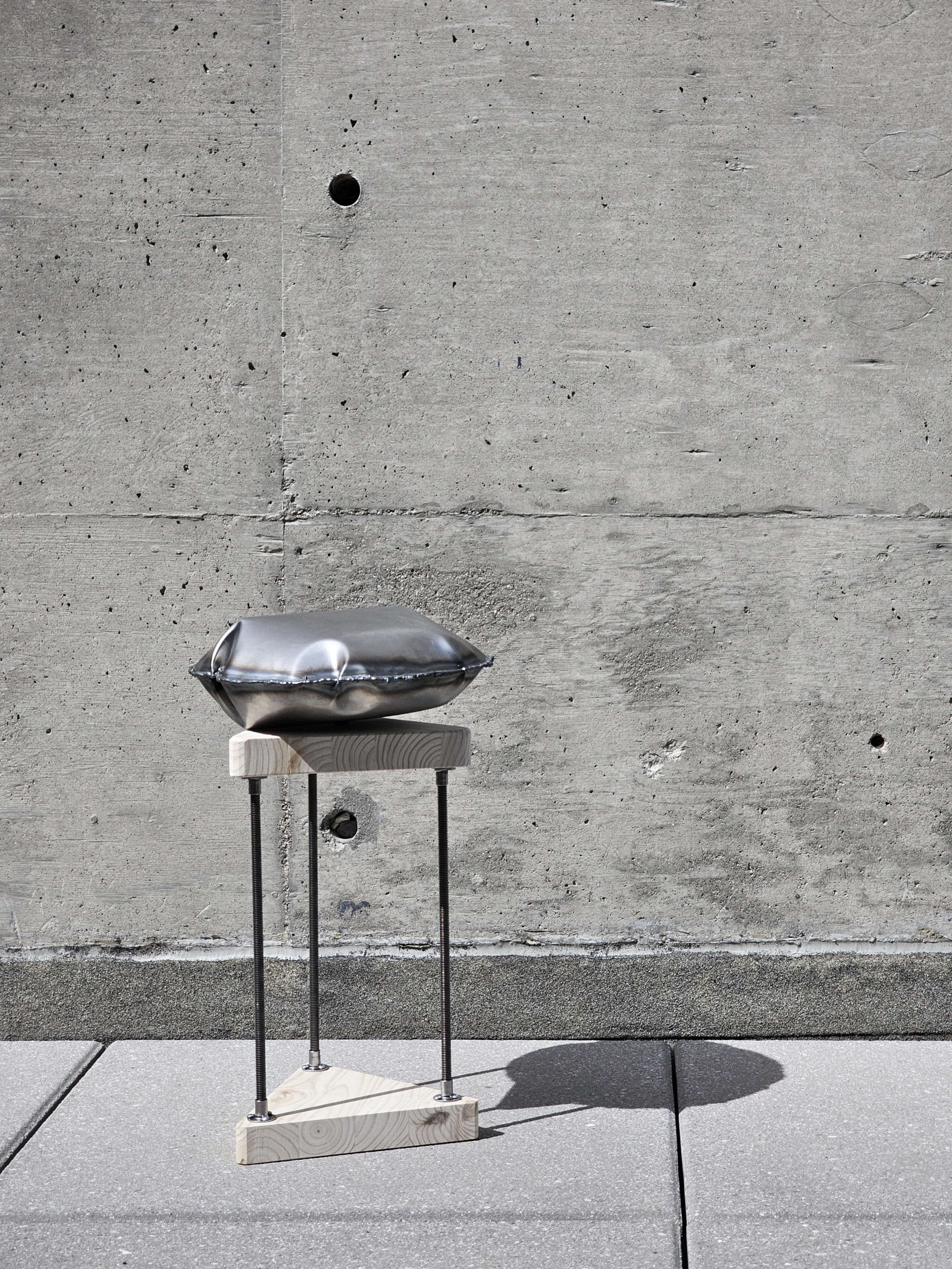 22 ga - Inflated Metal Stool